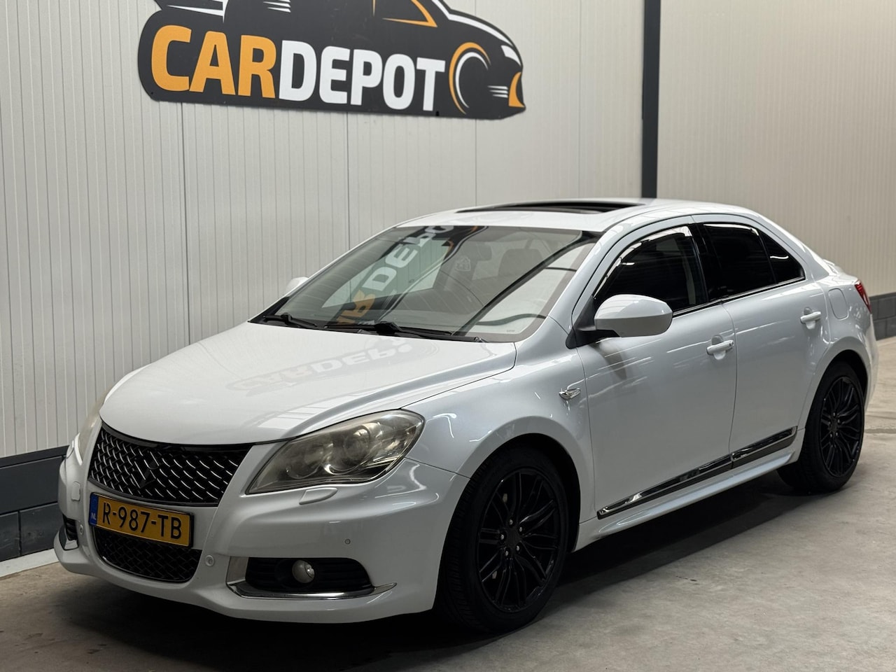 Suzuki Kizashi - 2.4 Sport 2.4 Sport - AutoWereld.nl
