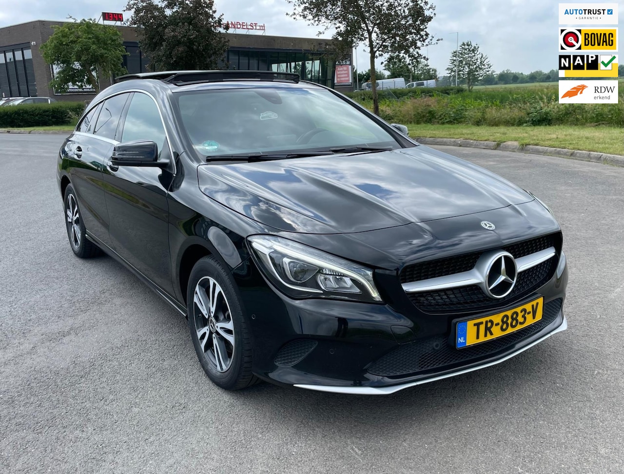 Mercedes-Benz CLA-klasse Shooting Brake - 180 Prestige Automaat, trekhaak, 1E EIG, NAP, DEALER OH! - AutoWereld.nl