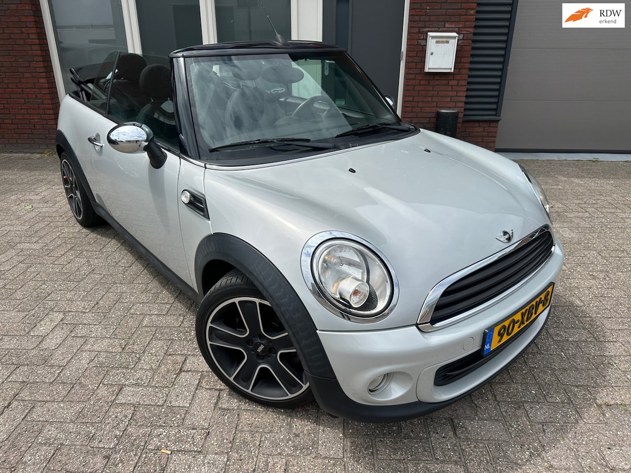 MINI Cabrio - Mini 1.6 One Salt / Airco / PDC / NAP / LM - AutoWereld.nl