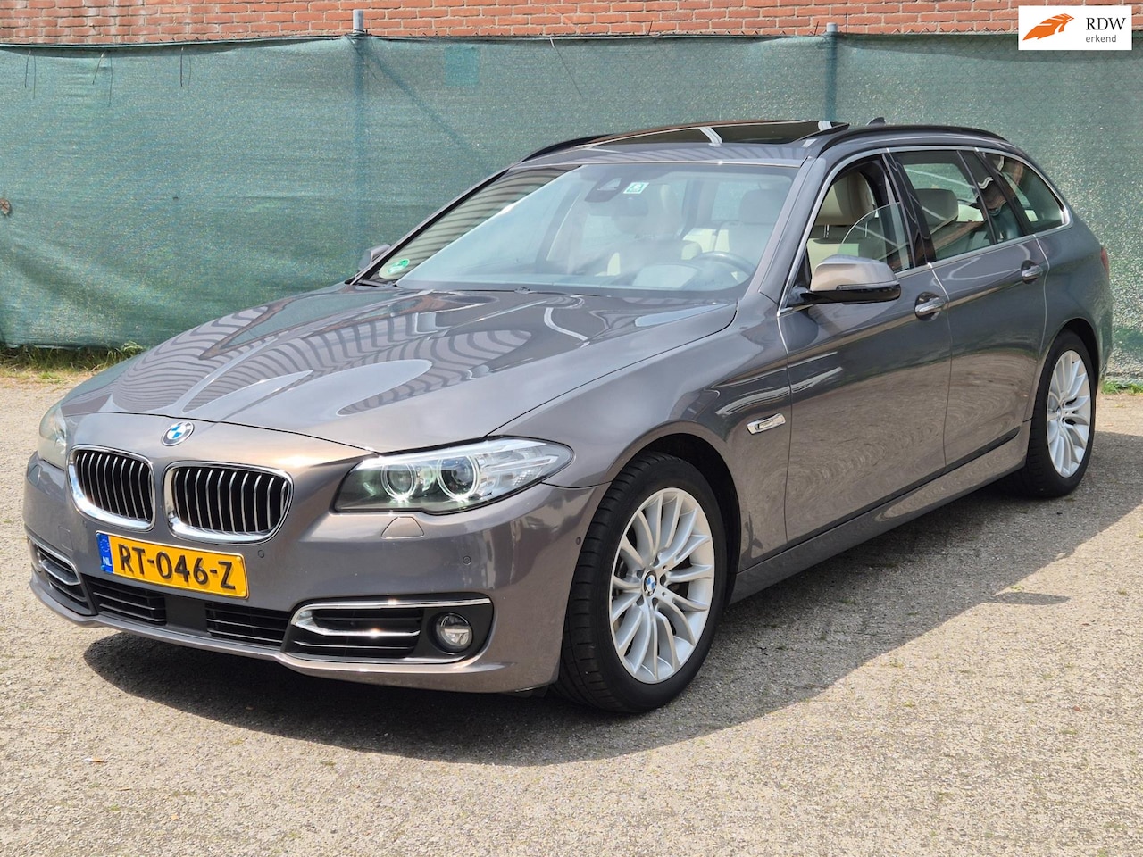 BMW 5-serie Touring - 530d Luxury-Line *Prachtauto* - AutoWereld.nl