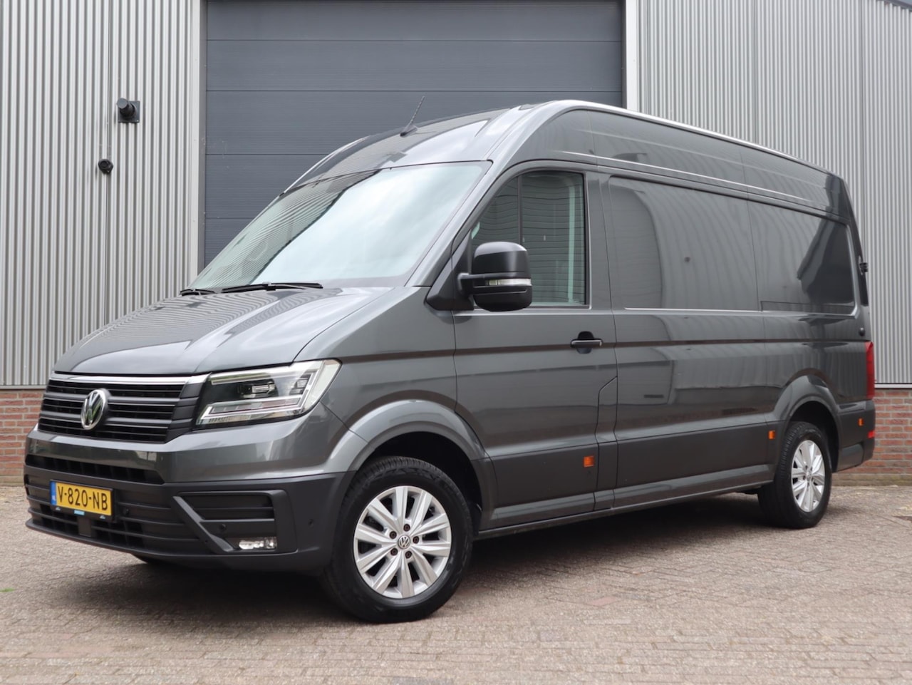 Volkswagen Crafter - 2.0 TDI 177pk Aut. Highline, ACC, 270gr. deuren, Zeer compleet, L3H3 - AutoWereld.nl