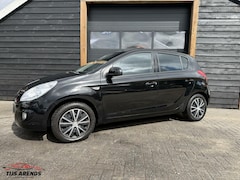 Hyundai i20 - 1.2i DynamicVersion|AIRCO|5DRS|TREKHAAK|CARPLAY|