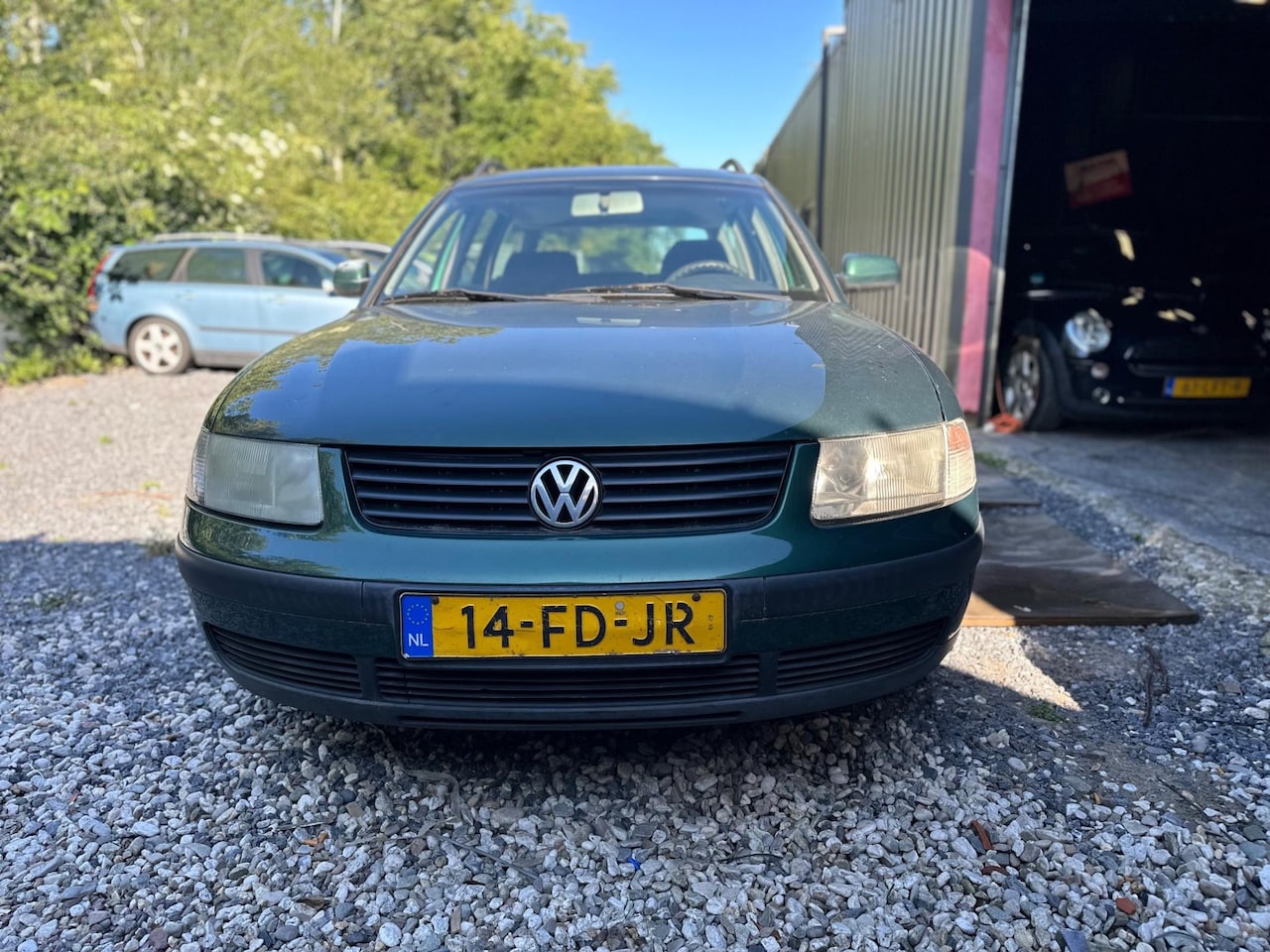 Volkswagen Passat Variant - 1.8-5V Trendline 1.8-5V Trendline - AutoWereld.nl