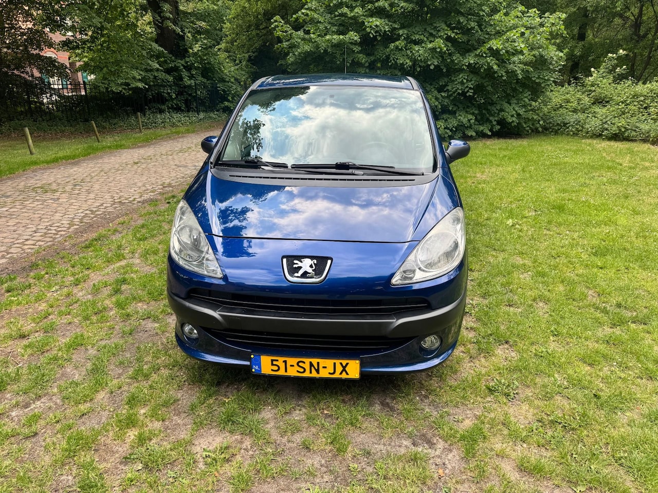 Peugeot 1007 - 1.4 Gentry 1.4 Gentry - AutoWereld.nl