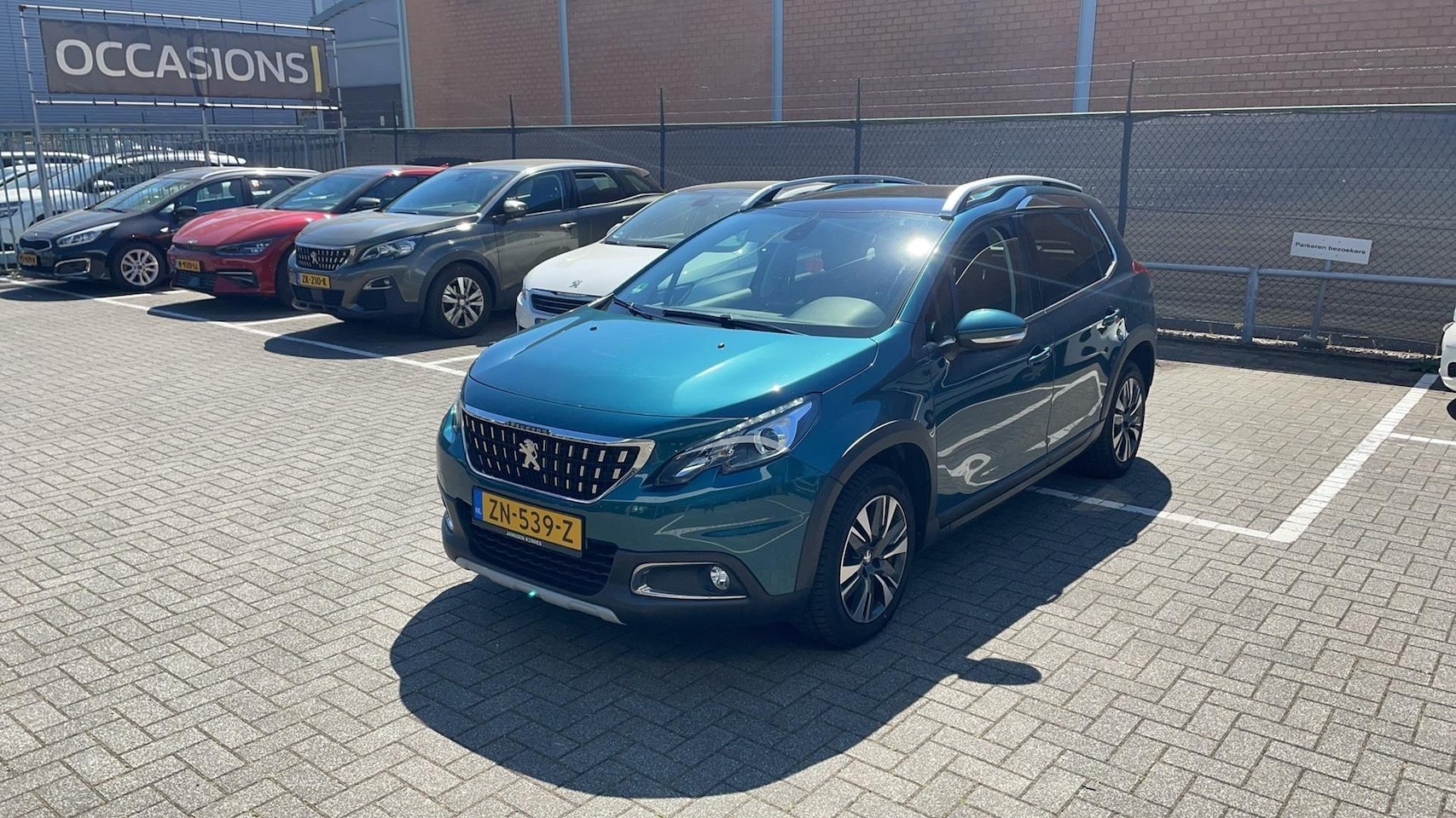 Peugeot 2008 - 1.2 PureTech Allure 1.2 PureTech Allure - AutoWereld.nl