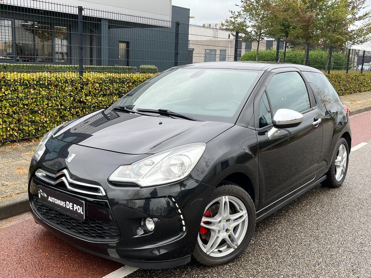 Citroën DS3 - 1.4 Chic Cruise/Climate-control Lm-velgen modeljaar 2011 bouwjaar 2010 - AutoWereld.nl
