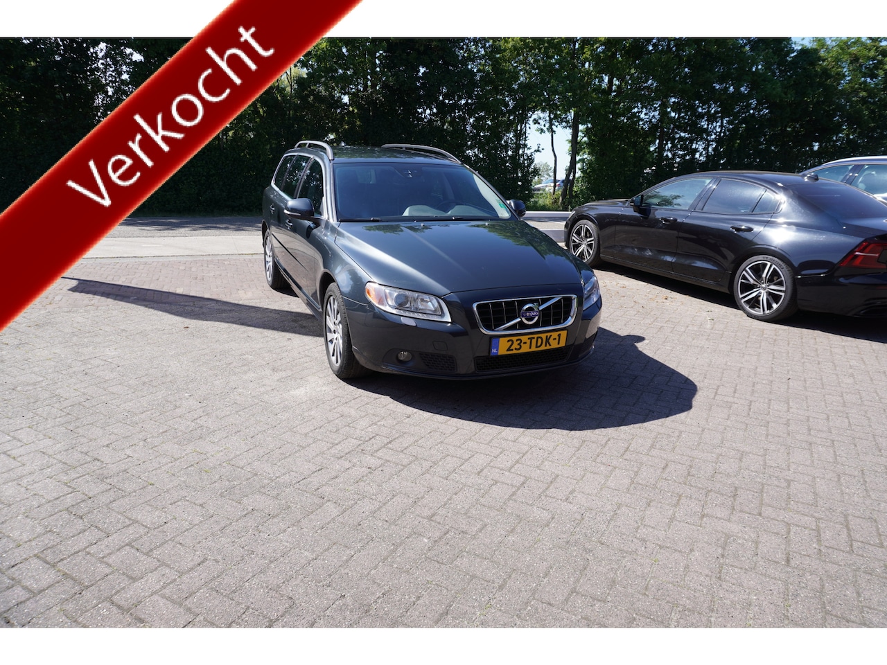 Volvo V70 - 1.6 T4 Limited Edition TREKHAAK CRUISE NAVI LEER STOELVERWARMING - AutoWereld.nl