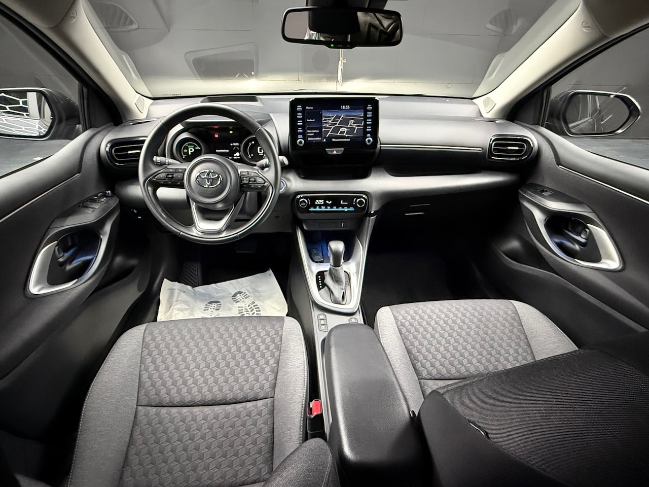 Toyota Yaris - 1.5 Hybrid 115 First Edition / Head Up - Display / - AutoWereld.nl