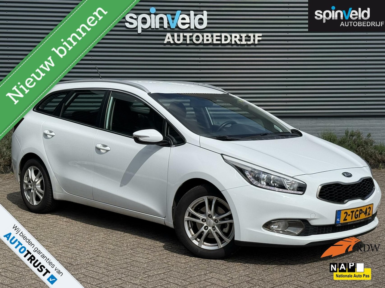 Kia Cee'd Sportswagon - 1.6 GDI Business Pack BJ`14 NAP NL Navi Camera Cruise Climate - AutoWereld.nl