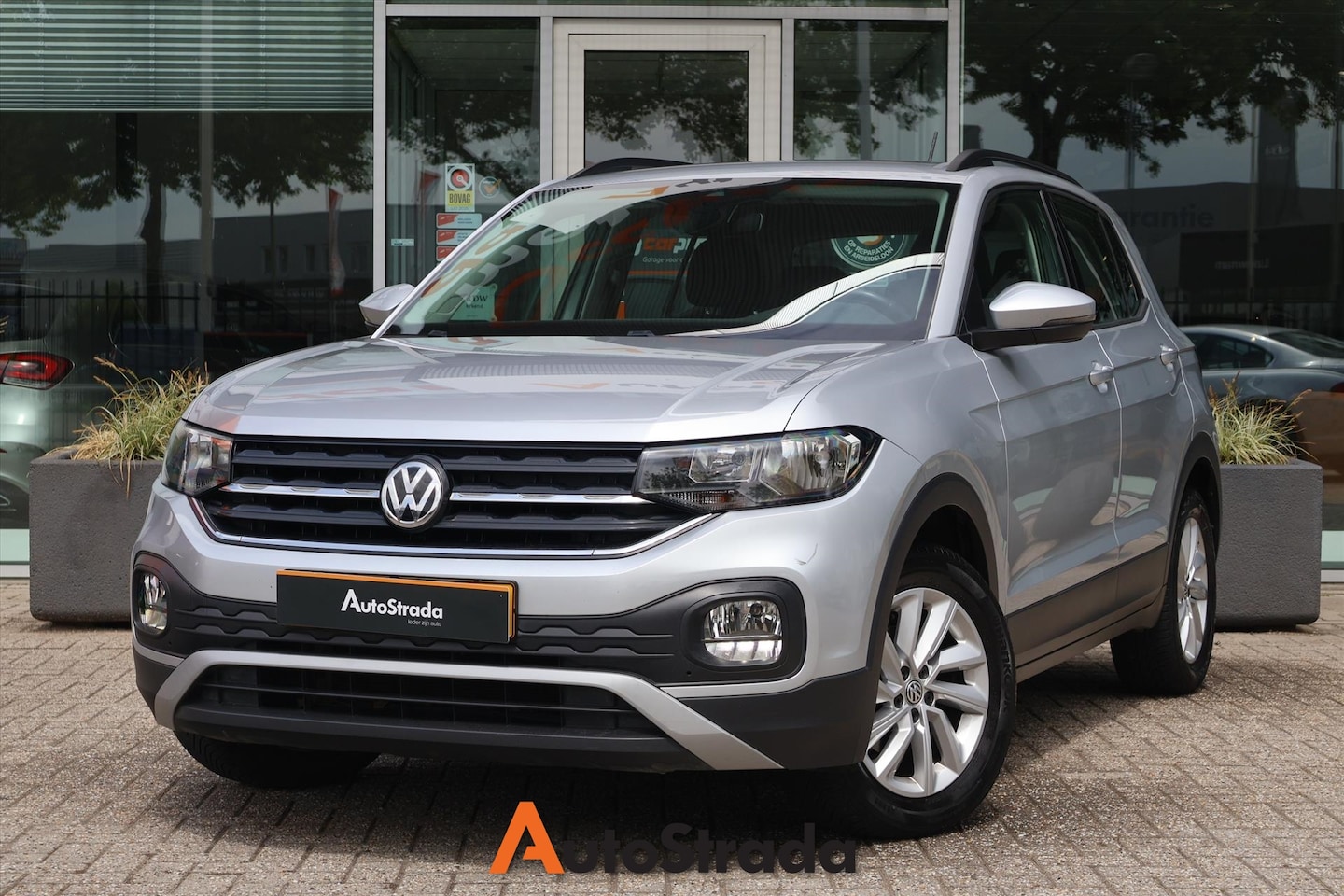 Volkswagen T-Cross - 1.0 TSI Life 95pk I Navi I Climate I Carplay I Cruise I Dodehoekdetectie - AutoWereld.nl