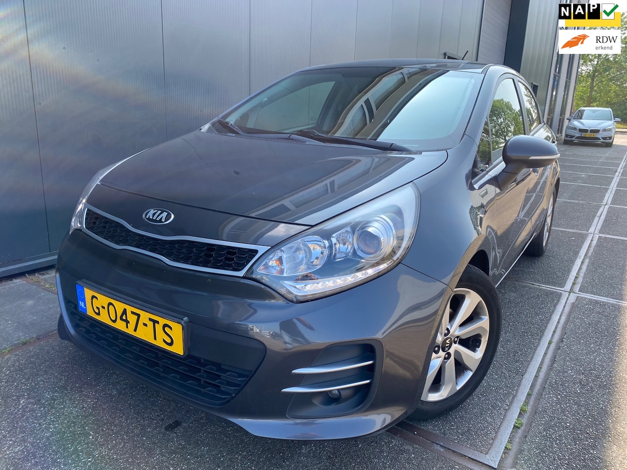 Kia Rio - 1.2 CVVT ComfortLine / NAP / APK / AIRCO / NAVI / ACHTERRIJUIT CAMERA / BOEKJES / LED LAMP - AutoWereld.nl