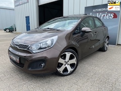 Kia Rio - 1.4 CVVT ExecutiveLine / Clima / Cruise / Schuif-kanteldak / Leder / Camera / Stoel en stu