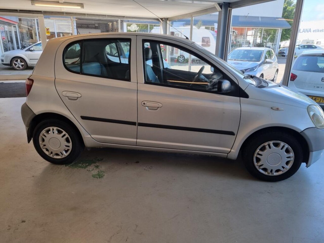 Toyota Yaris - 1.0-16V VVT-i Terra 1.0-16V VVT-i Terra - AutoWereld.nl