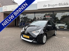 Toyota Aygo - 1.0 VVT-i x-play origineel Nederlandse auto, goed onderhouden, Apple Carplay, Android Auto