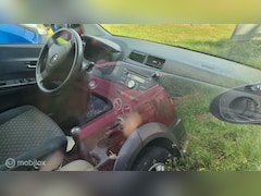 Daihatsu Cuore - 1.0 Premium