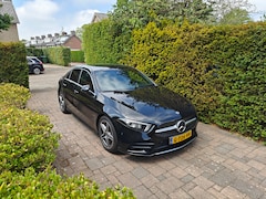 Mercedes-Benz A-klasse - 180 Business Solution AMG (Thermatic) Mercedes-Benz A-klasse Limousine 180 Business Solution AMG | Nightpakket | Camera | Trekha