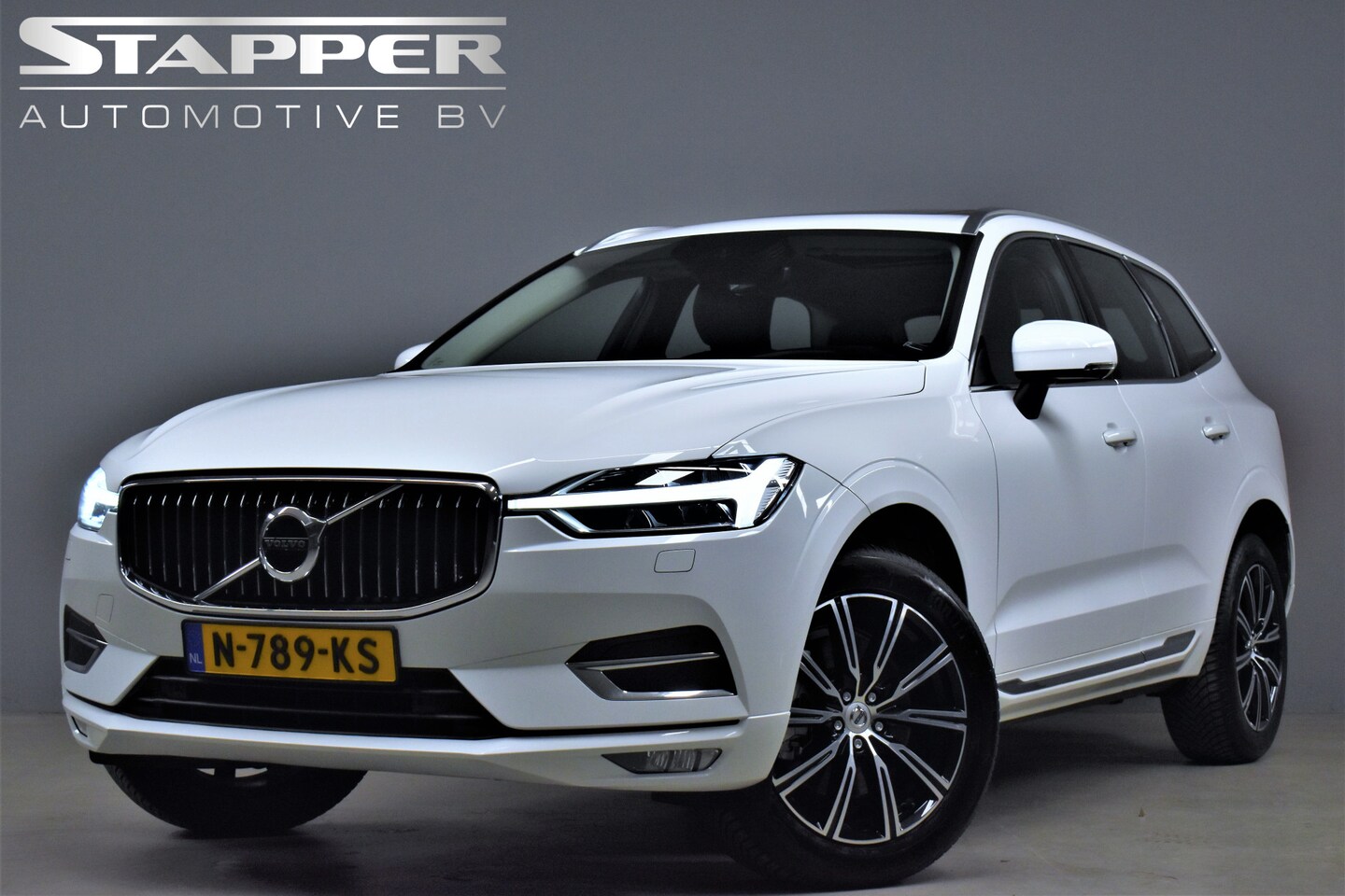Volvo XC60 - 2.0 T5 252pk Inscription Pano/Trekhaak/CarPlay/Camera/Head-Up/Virtual/Adap.cruise - AutoWereld.nl