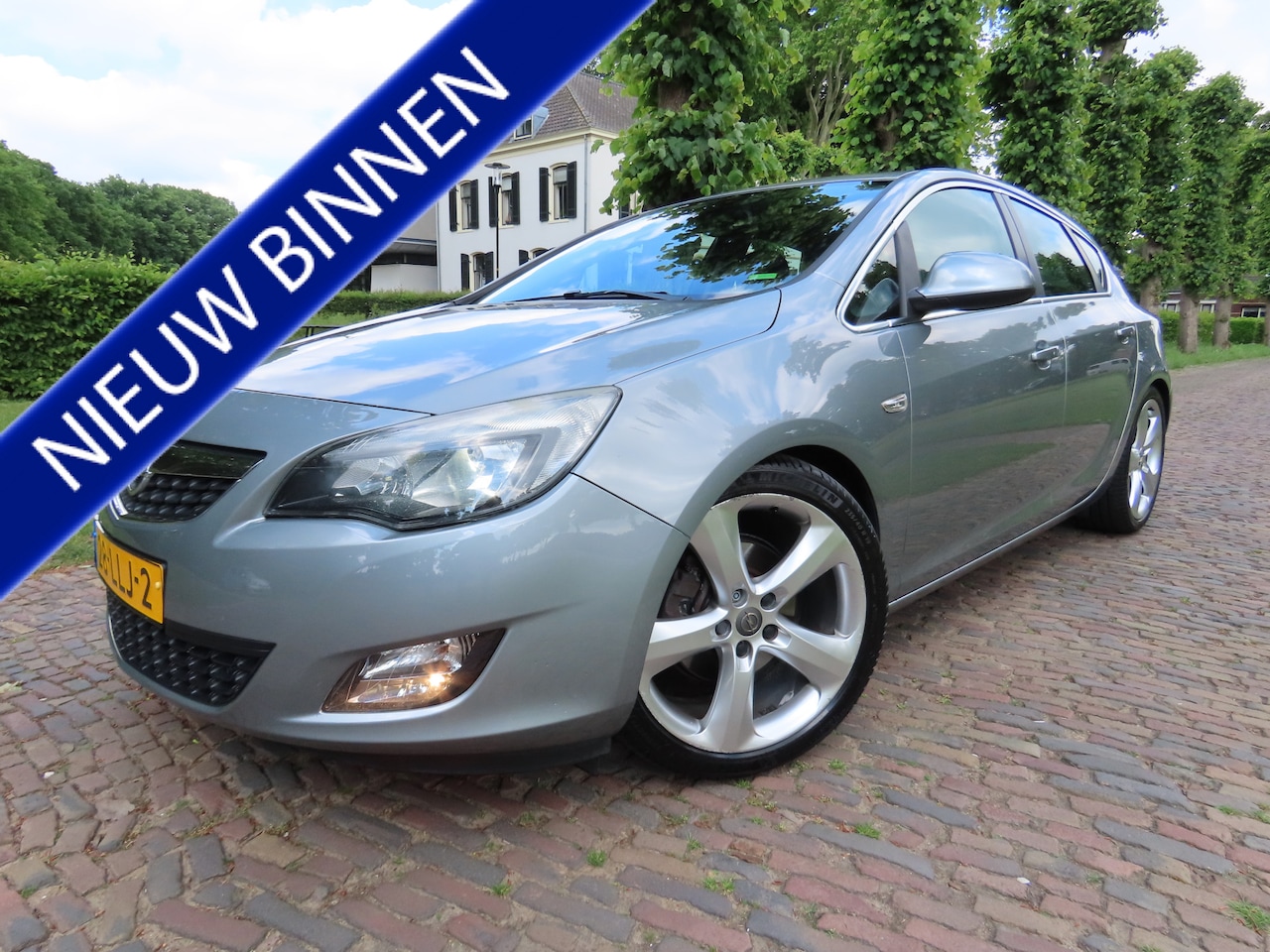 Opel Astra - 1.6 Turbo Sport 180 PK !!! Ecc Cruisecontrol Sportstoelen Navigatie 19 Inch LM Velgen - AutoWereld.nl