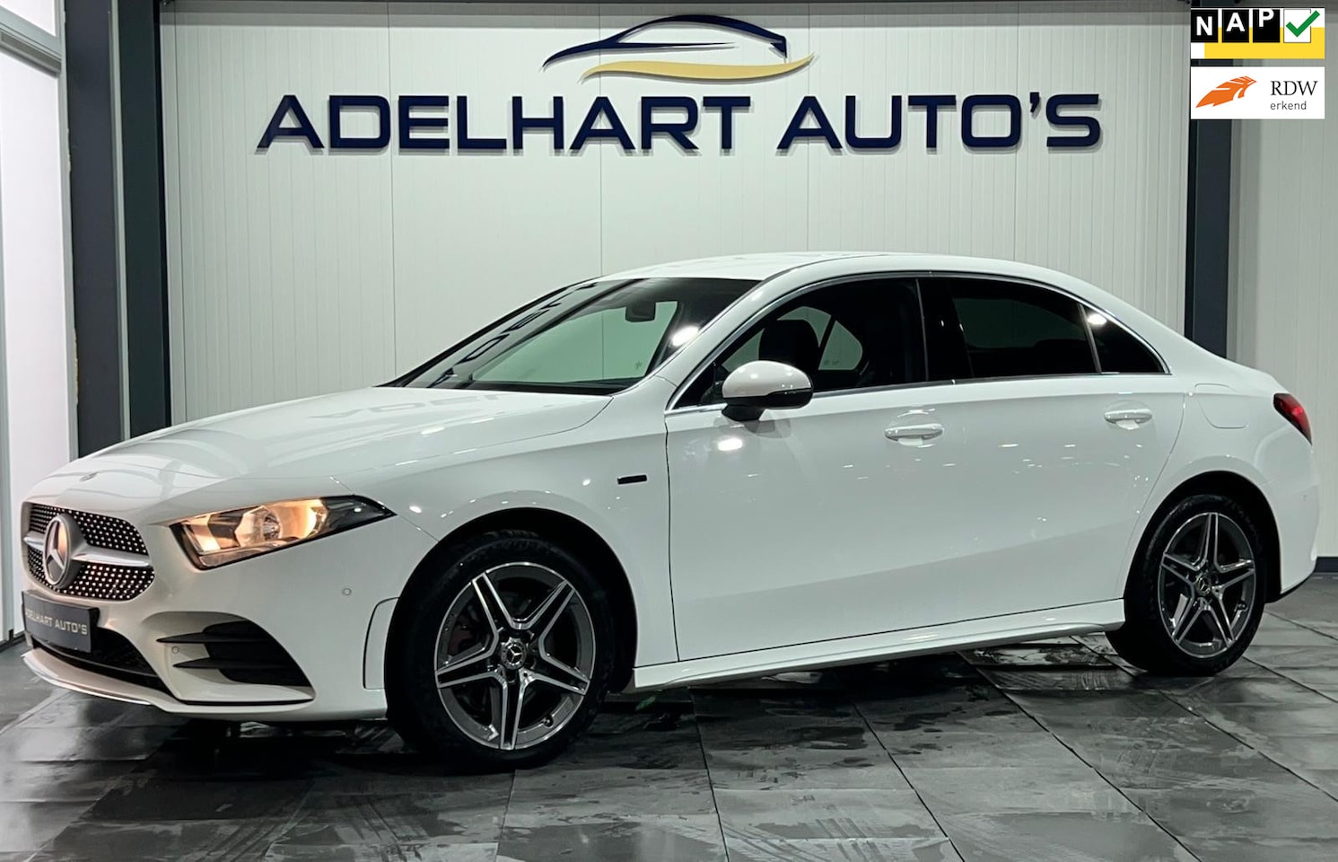 Mercedes-Benz A-klasse - 250 e AMG Premium Automaat / Navigatie full map / Camera / Cruise control / Climate contro - AutoWereld.nl