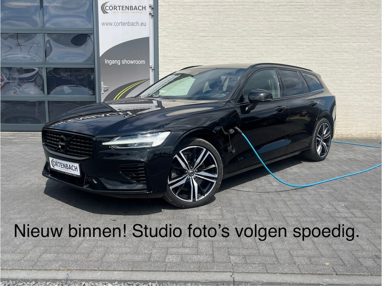 Volvo V60 - 2.0 T6 Recharge AWD Plus Dark | Longe Range | Adaptieve Cruise | Harman Kardon | Zwenkbare - AutoWereld.nl