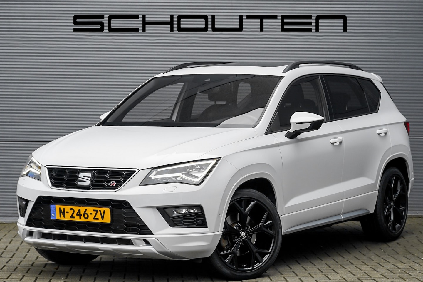 Seat Ateca - 2.0 EcoTSI FR 4DRIVE Pano ACC Camera Trekhaak Beats - AutoWereld.nl