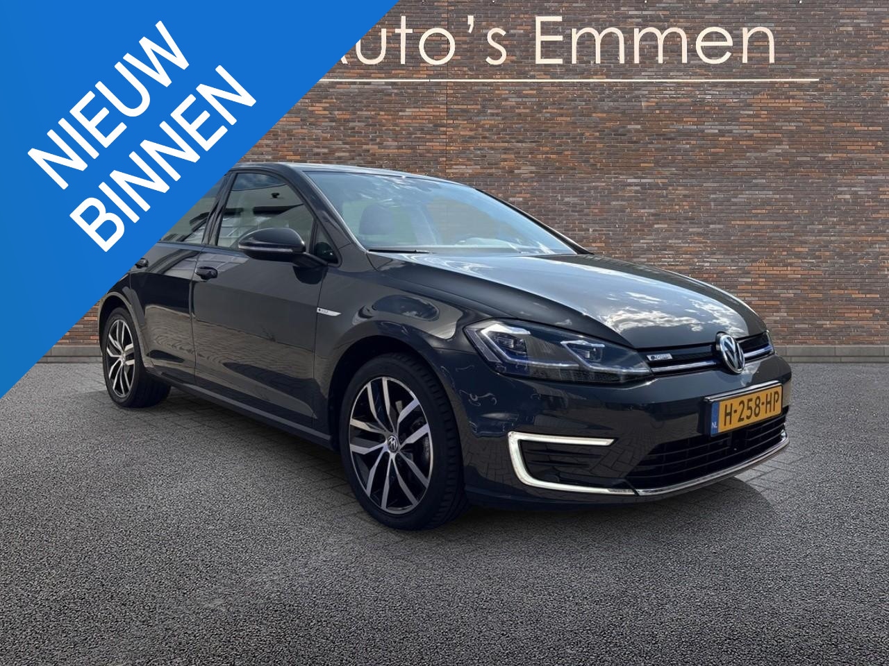 Volkswagen e-Golf - E-DITION WARMTEPOMP ECC LMV NAVIGATIE - AutoWereld.nl