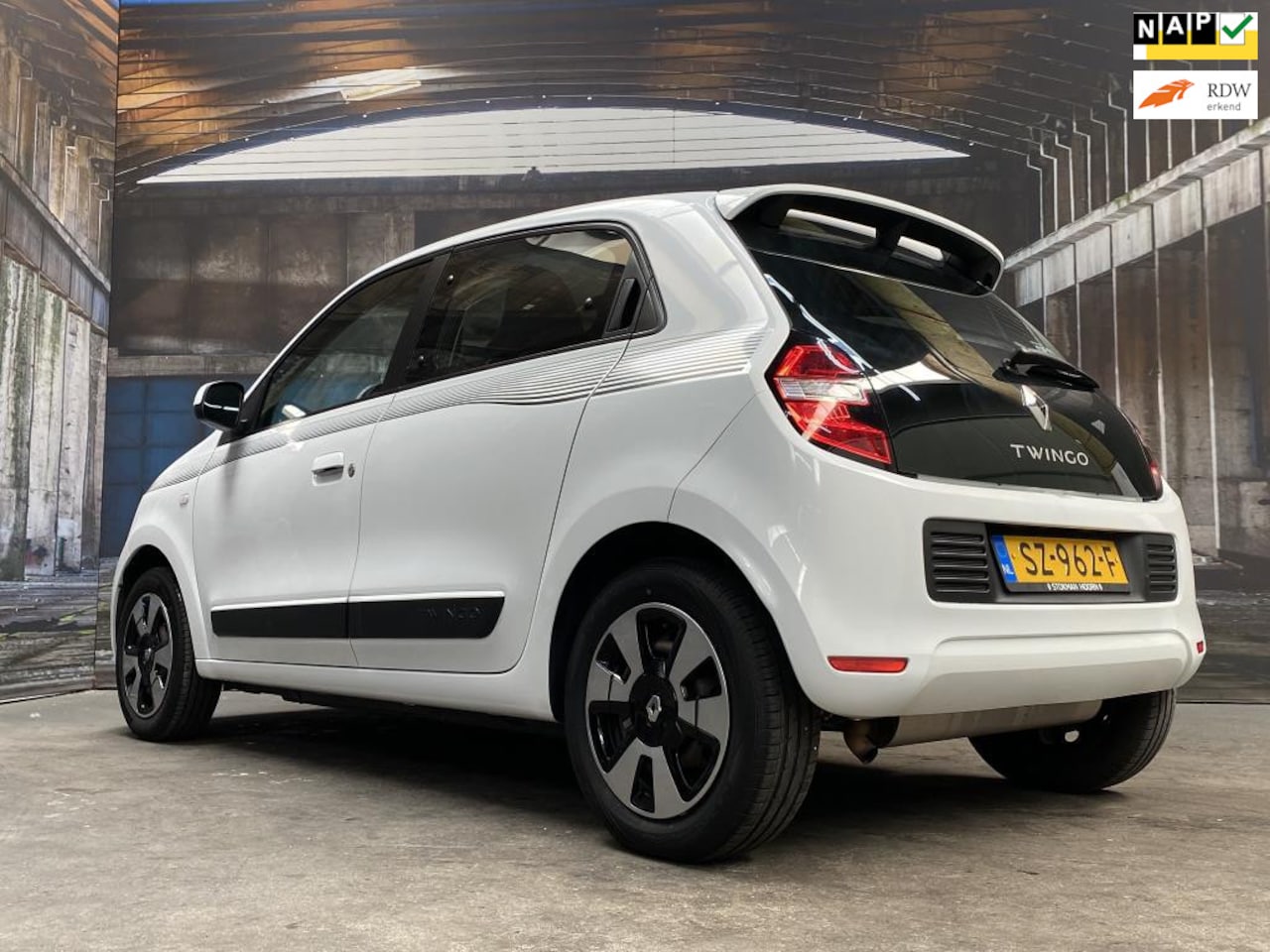 Renault Twingo - 1.0 SCe Collection - Lage km stand! - AutoWereld.nl