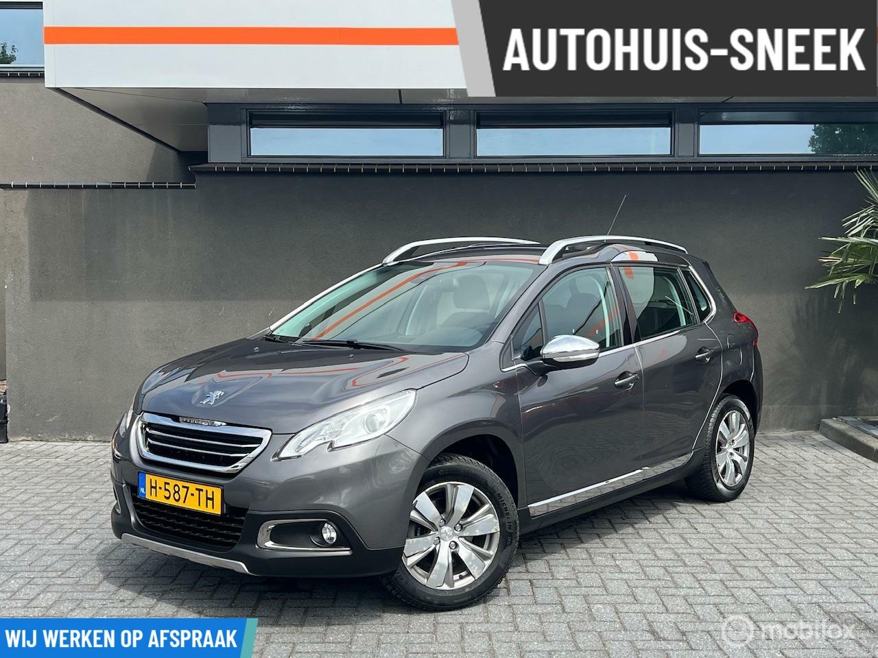 Peugeot 2008 - 1.2 PureTech Allure | Lage km-stand | Zeer net - AutoWereld.nl
