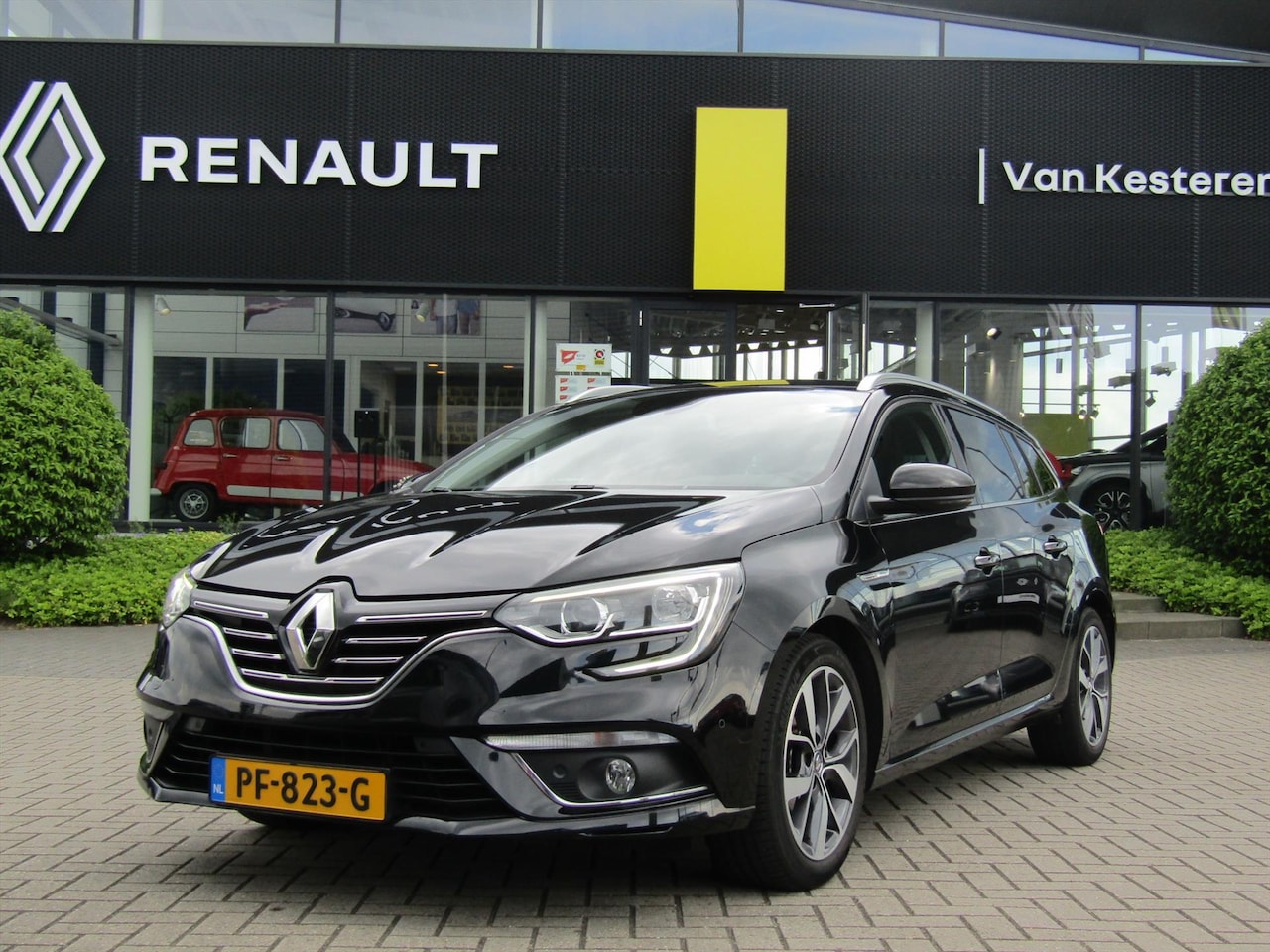 Renault Mégane Estate - 1.2 TCe 130pk Bose / Trekhaak / Navigatie / Camera / Blindspot - AutoWereld.nl