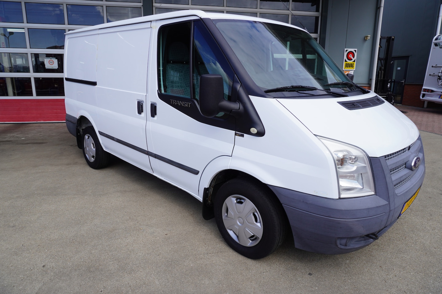 Ford Transit - 260S 2.2 TDCI Economy Edition 260S 2.2 TDCI Economy Edition - AutoWereld.nl