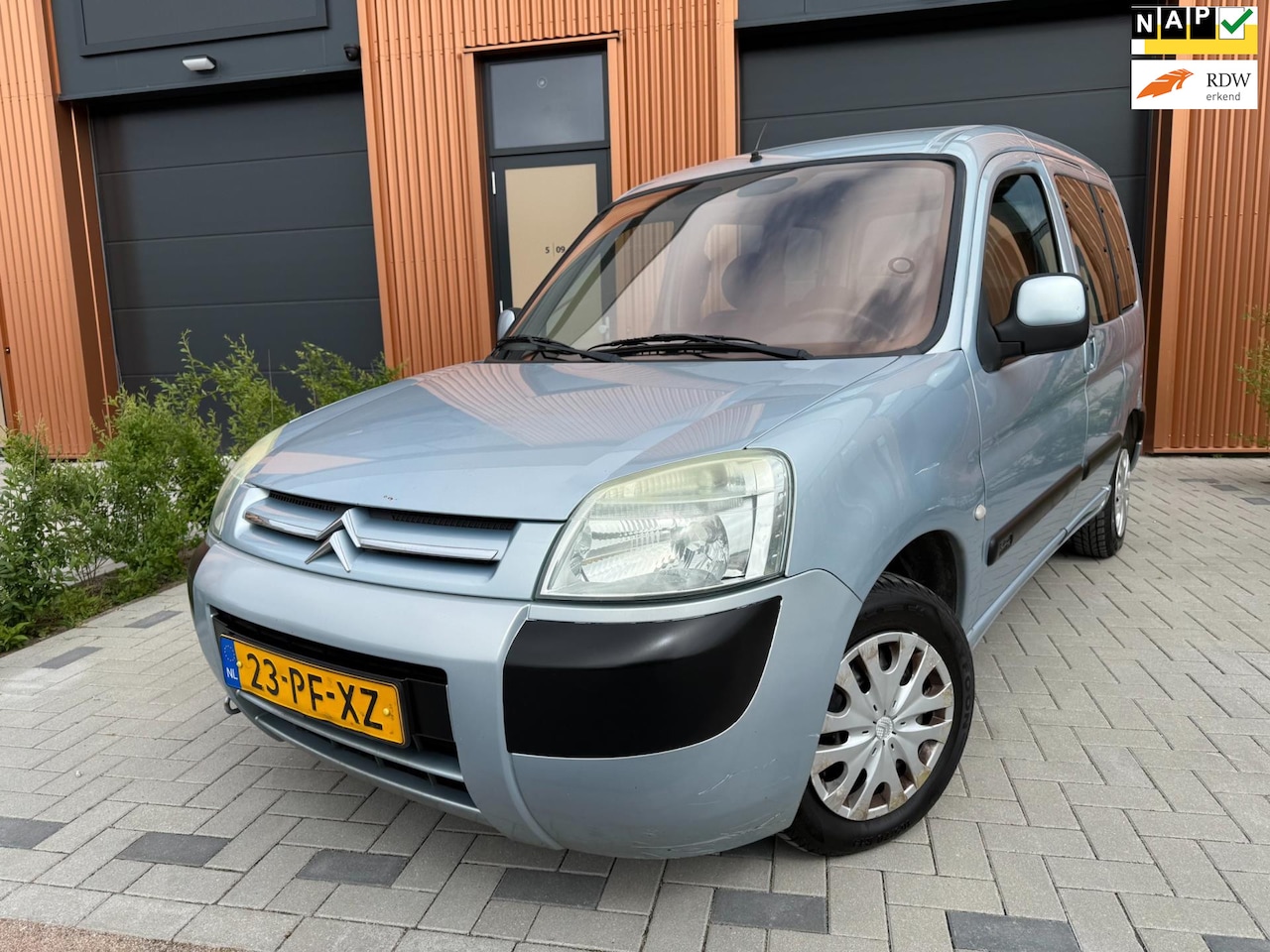Citroën Berlingo - 1.6i Multispace Petit Paradis AIRCO - CRUISE - ELEK PAKKET - 2 SLEUTELS - AutoWereld.nl