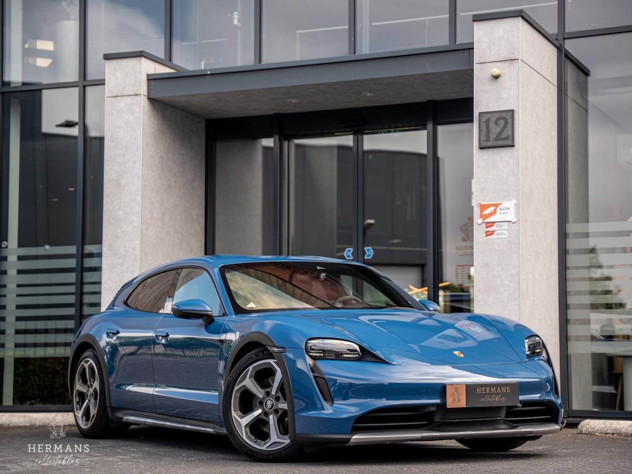 Porsche Taycan Cross Turismo - 4 / 93 kWh / Org. NL / Sport-Chrono / BOSE / 360 / HUD / Pass. Display - AutoWereld.nl