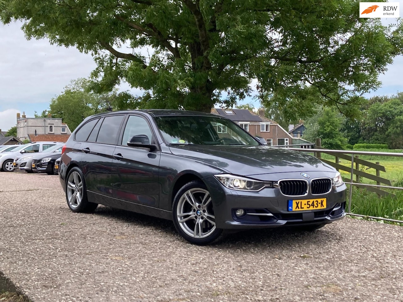 BMW 3-serie Touring - 330d xDrive High Executive | Automaat + Leder + Stand kachel nu € 9.975,-!!! - AutoWereld.nl