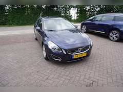 Volvo V60 - 1.6 T3 Summum TREKHAAK LEER CAMERA BLIS