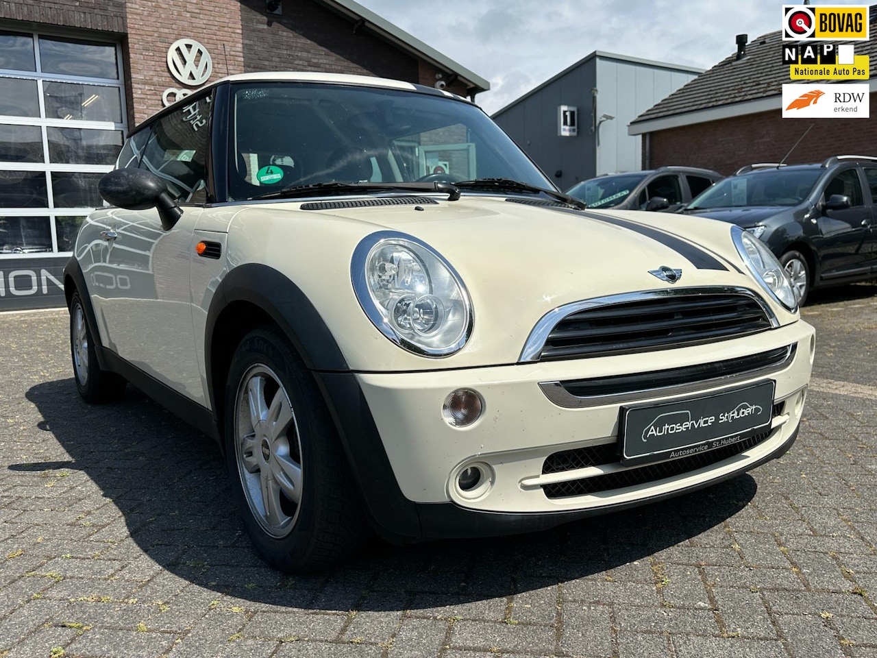 MINI One - MINI 1.6 Anniversary. 87.000 km - AutoWereld.nl