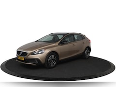 Volvo V40 Cross Country - T4 Momentum | Panoramadak | Parkeercamera | Trekhaak |