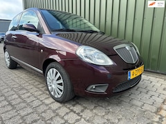 Lancia Y(psilon) - Ypsilon 1.4-16V Oro met Nieuwe APK