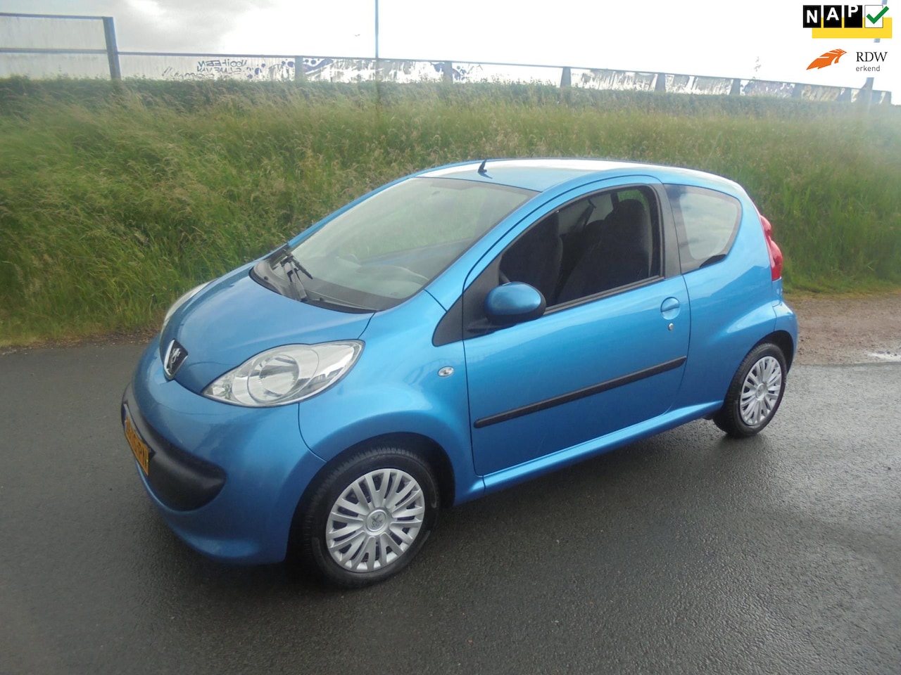 Peugeot 107 - Peugeot 107 1.0 benzine AUTOMAAT airco 106.000km - AutoWereld.nl
