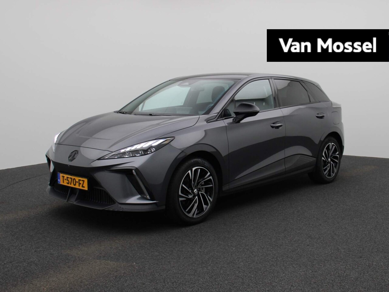 MG MG4 Electric - Luxury 64 kWh MG 4 Luxury 64 kWh Long Range 440 KM WLTP | 7 jaar garantie | 18'' Velgen | - AutoWereld.nl