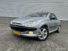 Peugeot 206 CC - 2.0-16V lage km stand