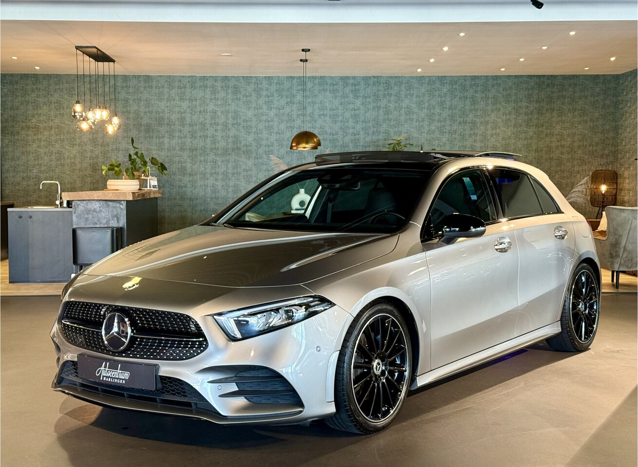 Mercedes-Benz A-klasse - A220 AMG I Pano I Camera I Sfeerverlichting - AutoWereld.nl