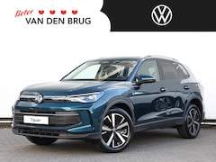 Volkswagen Tiguan - Life Edition 1.5 eHybrid | 204 pk | Panodak | Trekhaak | 19" inch lm velgen | Stoel verwar