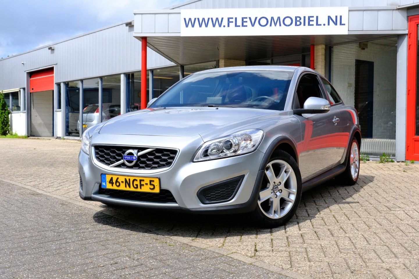 Volvo C30 - 2.0 Kinetic Navi|Leder|Clima|LMV - AutoWereld.nl