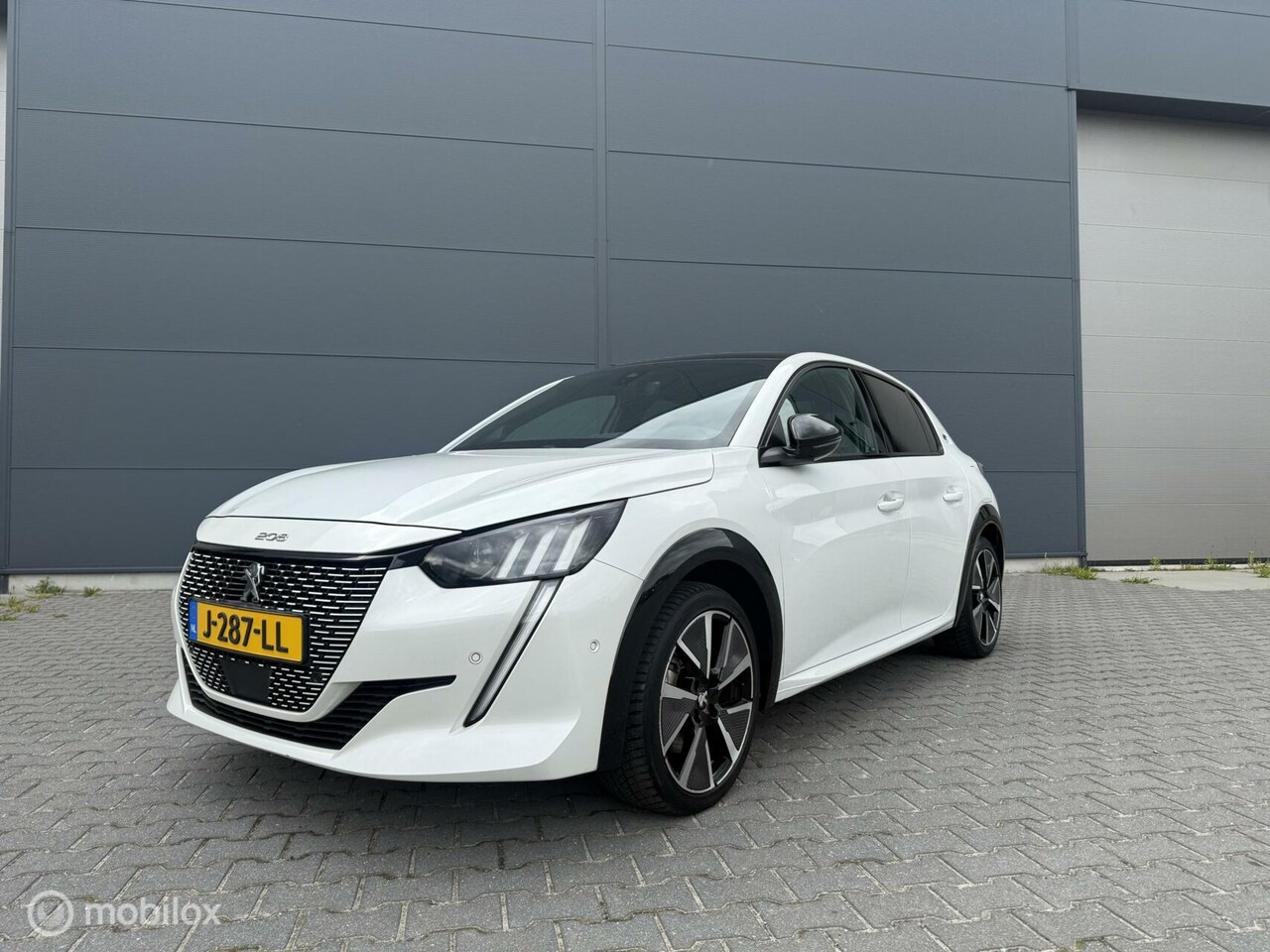 Peugeot e-208 - EV GT 350 50 kWh Pearl White INCL BTW - AutoWereld.nl