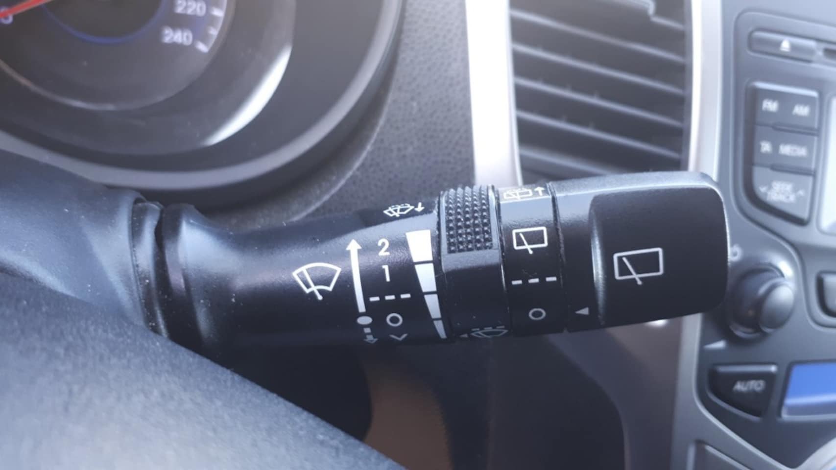 Hyundai ix20 - 1.6i i-Vision CLIMATE CONTR/CRUISE/RADIO CD/ELEC RAMEN V+A/LMV/TREKHAAK