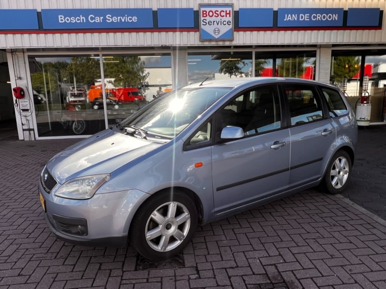 Ford Focus C-Max - 2.0 16v Futura Hoge Zit NL auto #inruilkoopje - AutoWereld.nl