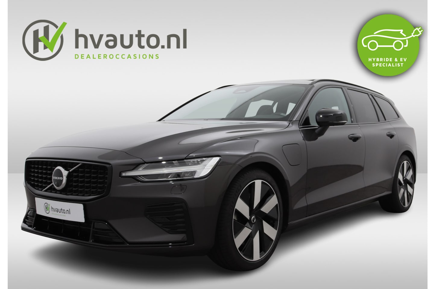 Volvo V60 - 2.0 T6 PHEV AWD PLUS DARK AUT8 | Panoramadak | 19 inch | Trekhaak - AutoWereld.nl