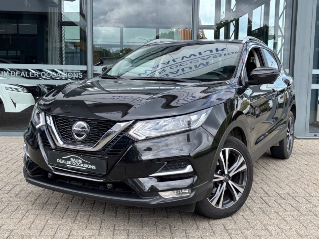 Nissan Qashqai - 1.3 DIG-T N-CONNECTA AIRCO PANORAMADAK PDC NAVI - AutoWereld.nl