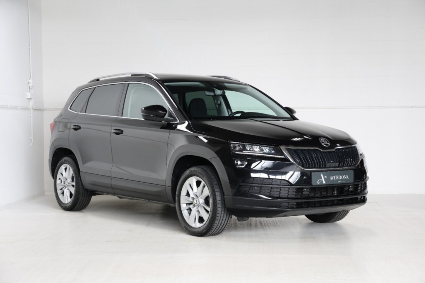 Skoda Karoq - 1.5 TSI ACT 150PK BUSINESS ED. Pano/Virtual/Trekh/Stoelverw - AutoWereld.nl
