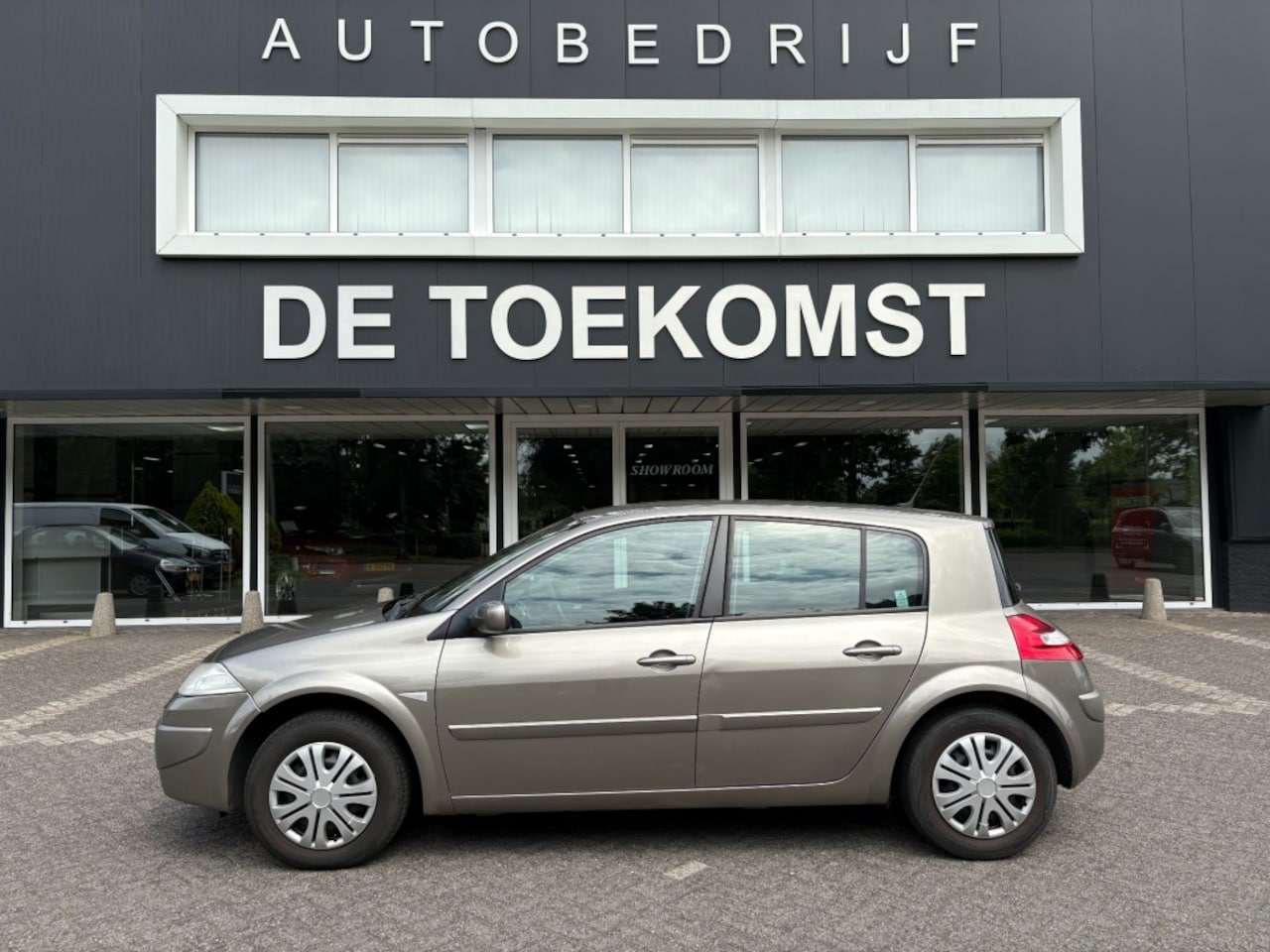 Renault Mégane - 1.6i 16V Navigatie Airco ECC Trekhaak - AutoWereld.nl